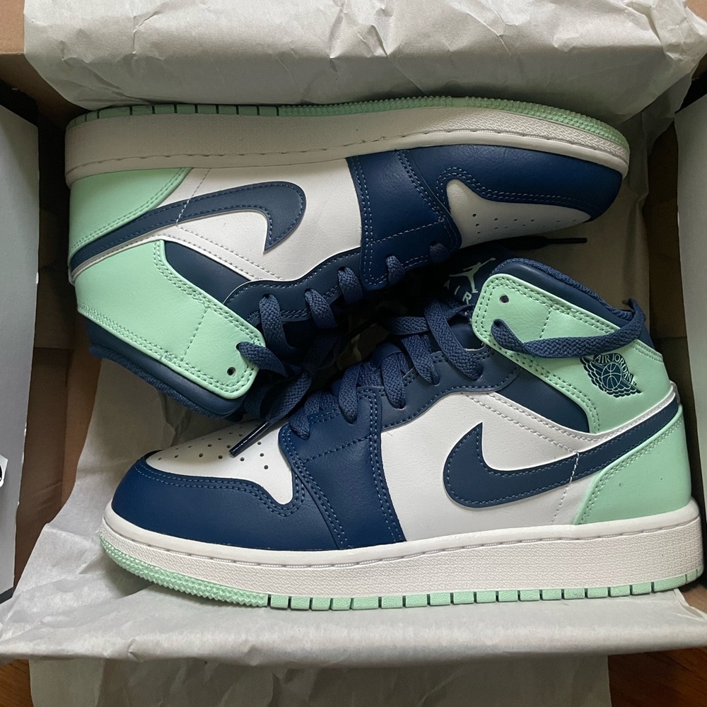 Air Jordan 1 MID “Mint”